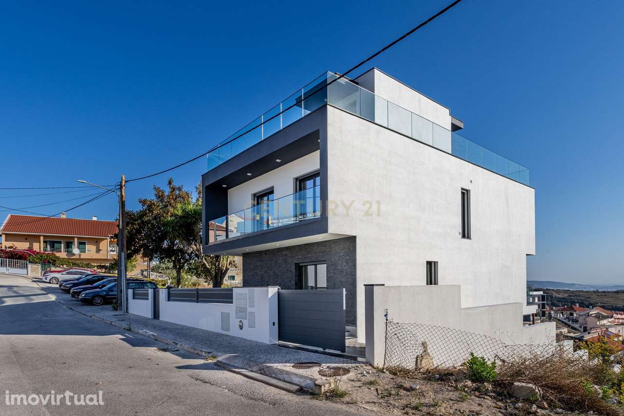 Moradia T4 de Sonho com Piscina em Odivelas.  Onde o Luxo e a Tranquil - Grande imagem: 5/59