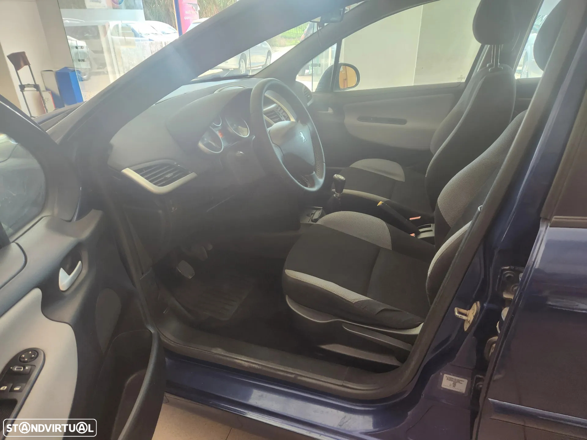 Peugeot 207 1.4 16V Trendy - 17