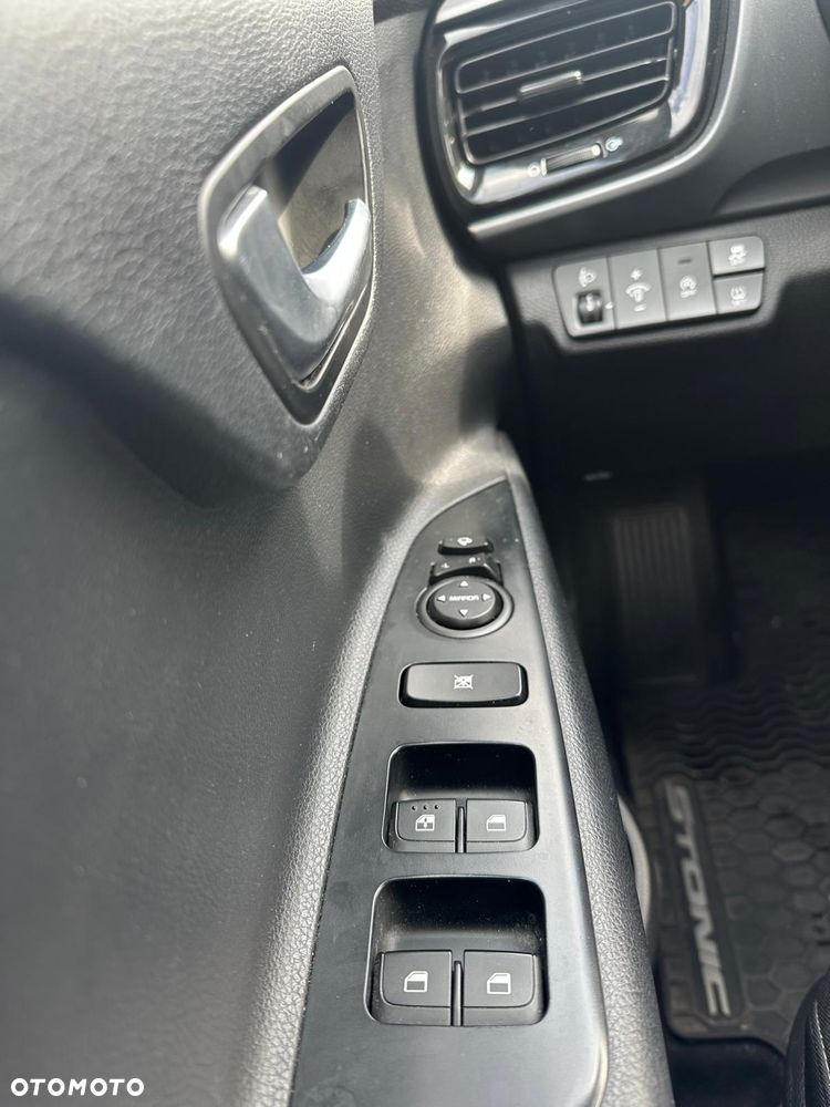 Kia Stonic 1.0 T-GDI GT Line DCT - 10