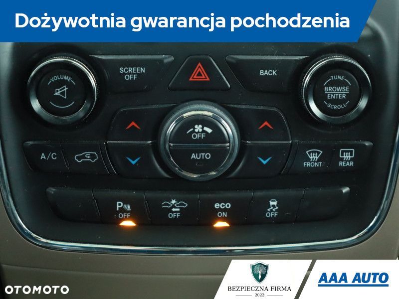 Jeep Grand Cherokee - 12