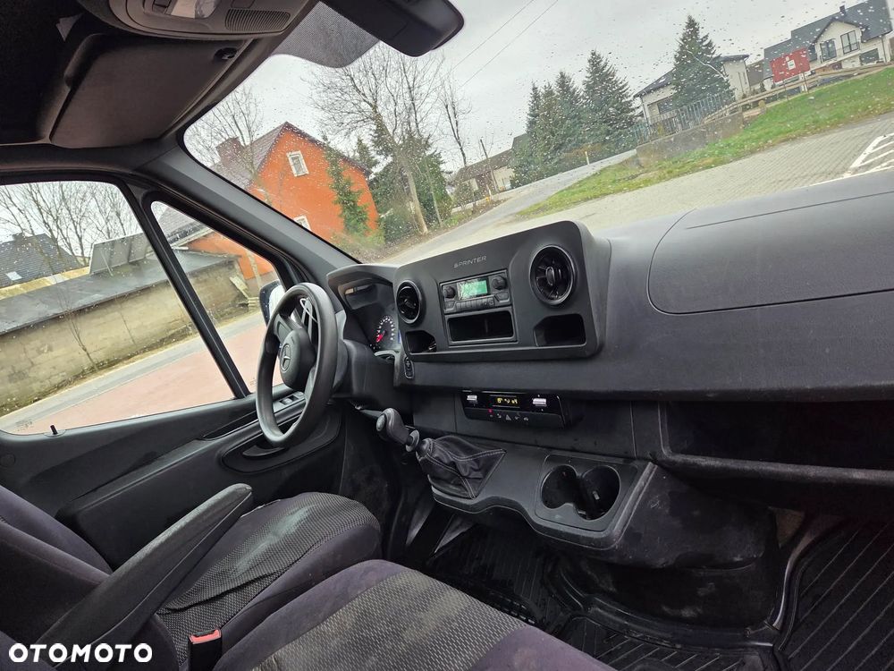Mercedes-Benz Sprinter - 4