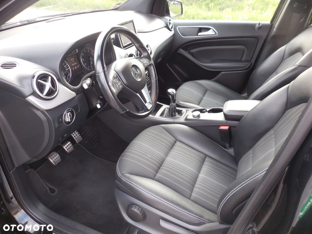 Mercedes-Benz Klasa B 180 BlueEFFICIENCY Edition - 17