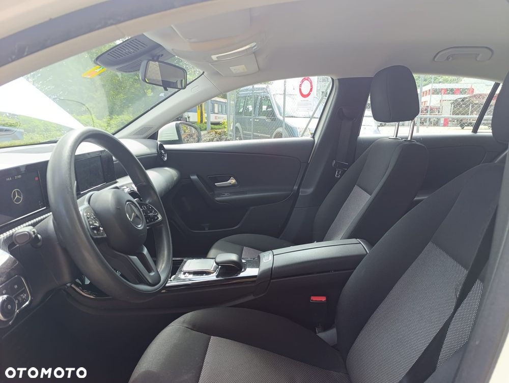Mercedes-Benz Klasa A 180 d 7G-DCT - 10
