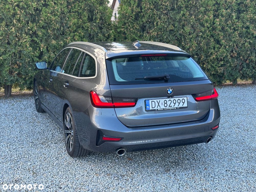 BMW Seria 3 320d Sport Line - 27