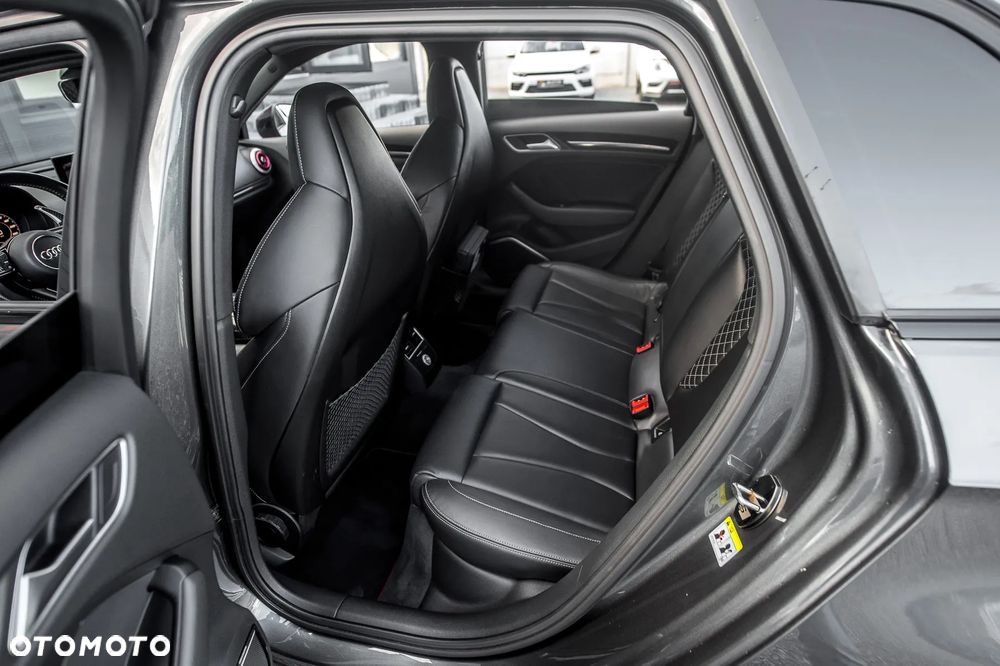 Audi S3 S tronic - 18