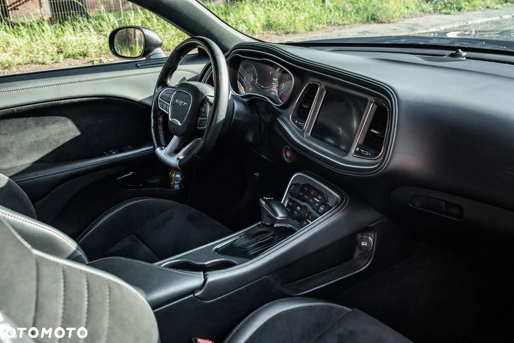 Dodge Challenger 6.2 Hellcat - 27