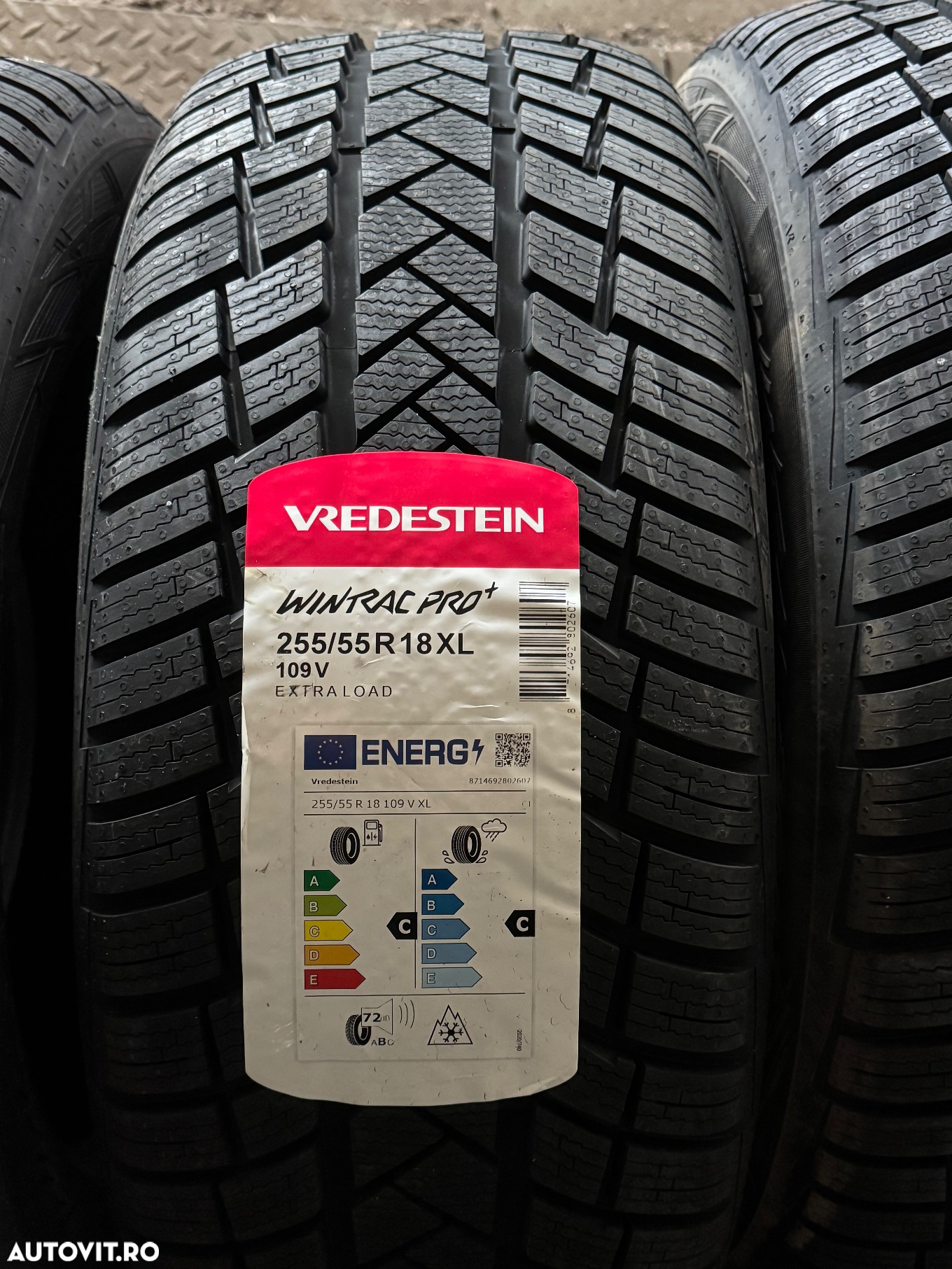 Vând 4 anvelope 255/55/18 vredestein de iarnă noi - 2