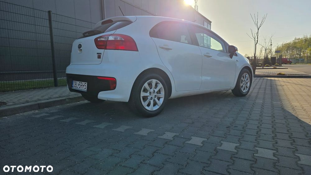 Kia Rio - 12