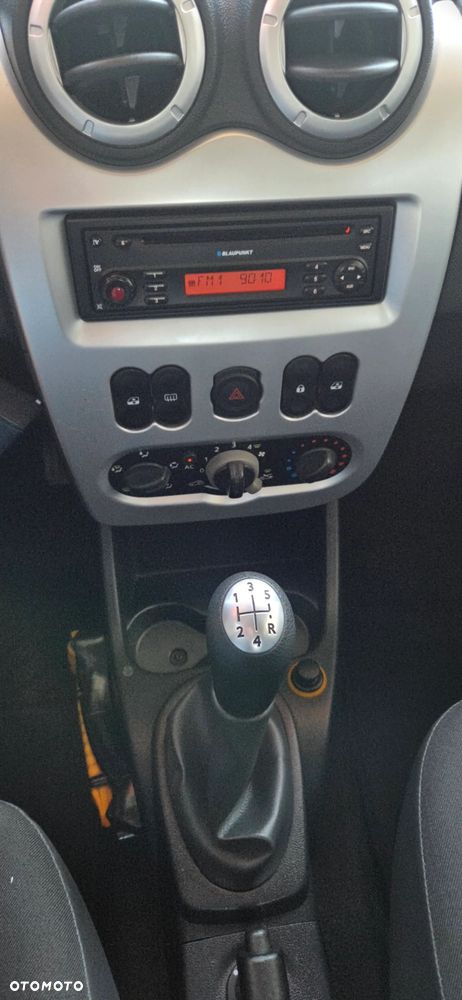 Dacia Sandero 1.2 16V Laureate - 23