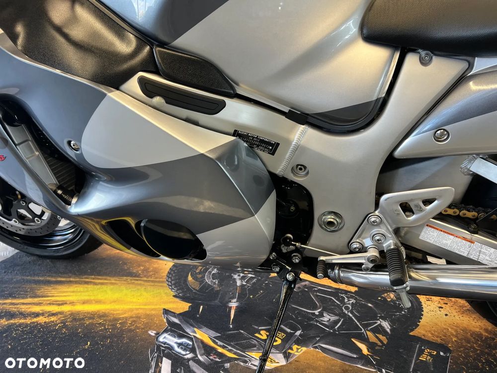 Suzuki GSX - 13