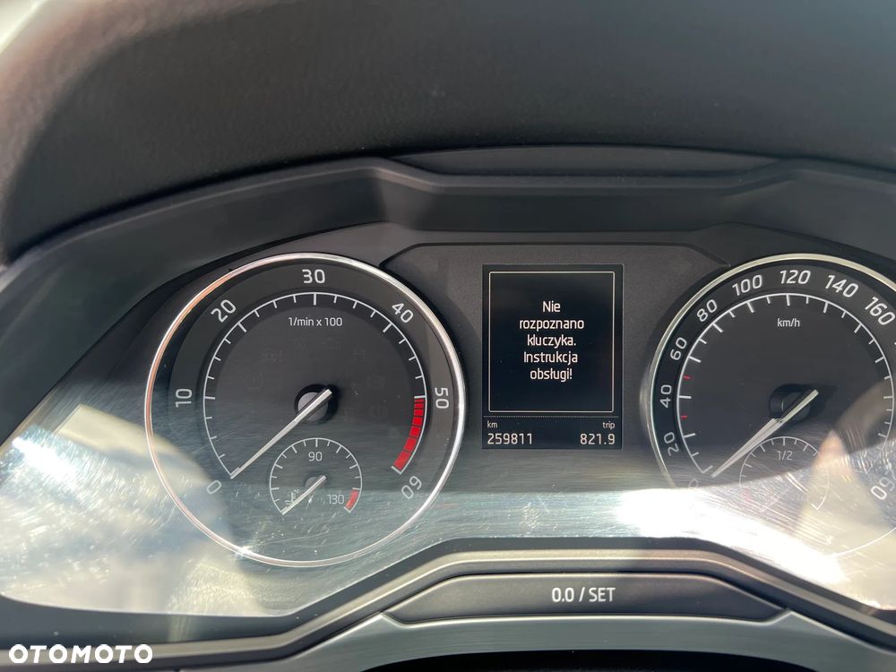 Skoda Superb 2.0 TDI Ambition DSG - 14