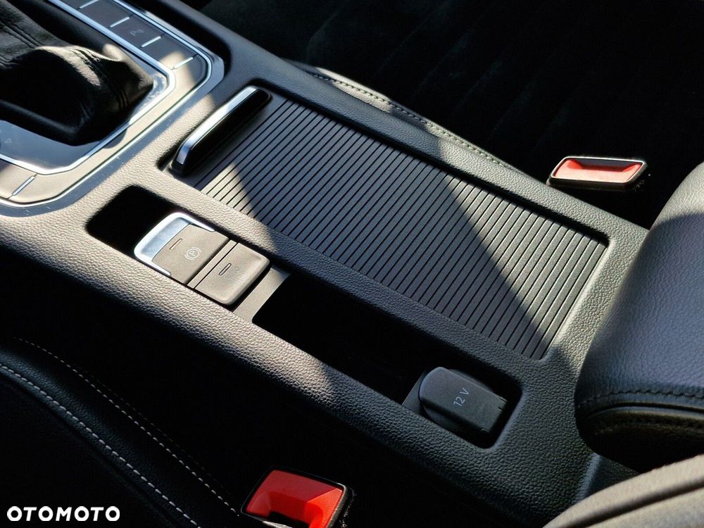 Volkswagen Passat - 25