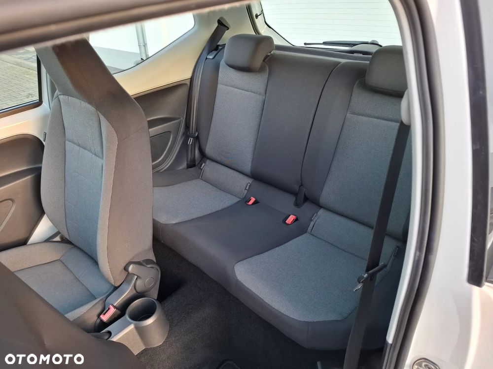 Volkswagen up! United - 22