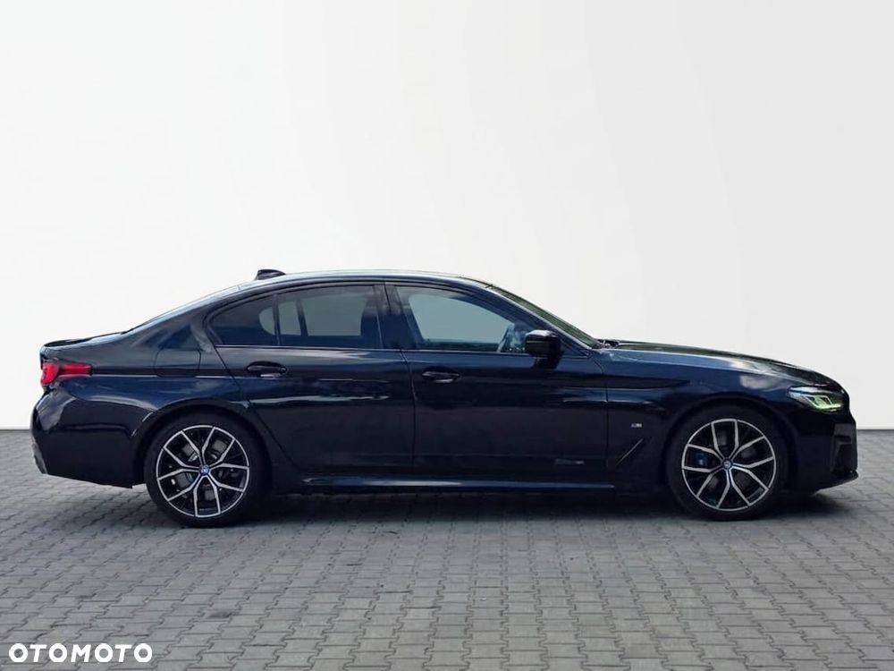 BMW Seria 5 540d xDrive mHEV M Sport sport - 9