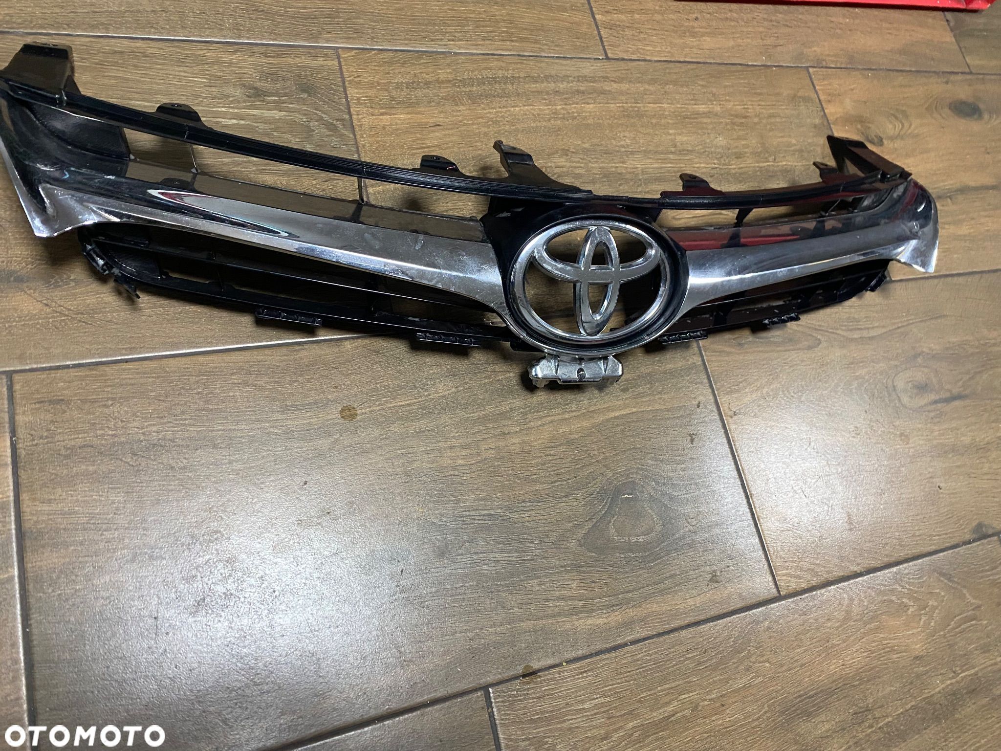 TOYOTA CAMRY HYBRID LIFT 15-19 ATRAPA GRILL ORG - 1