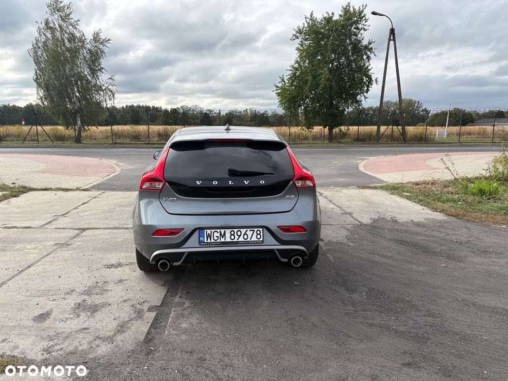 Volvo V40 D2 Drive-E R-Design Momentum - 6