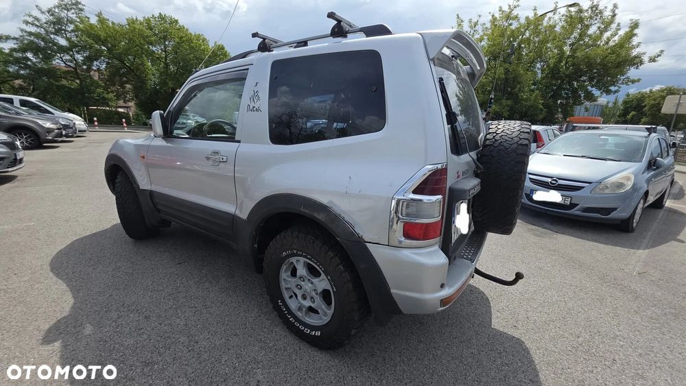 Mitsubishi Pajero - 19