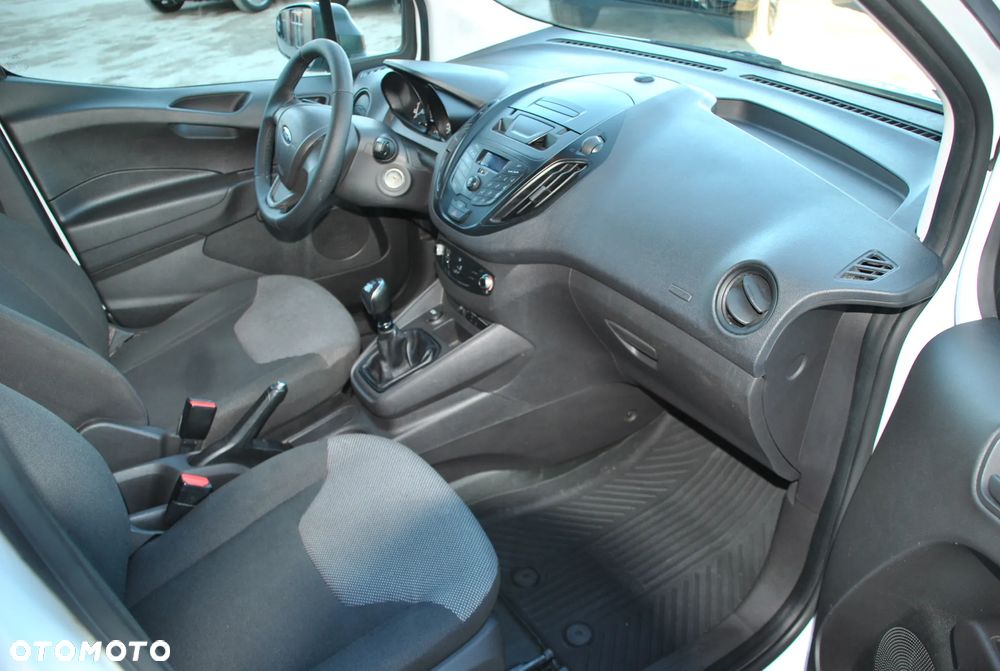 Ford Transit Courier - 9