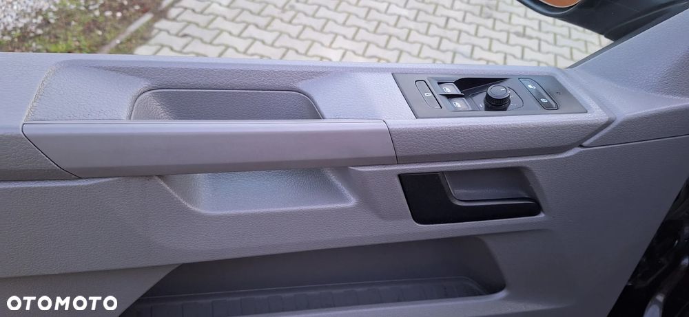 Volkswagen Transporter Kombi L1H1 4Motion - 21