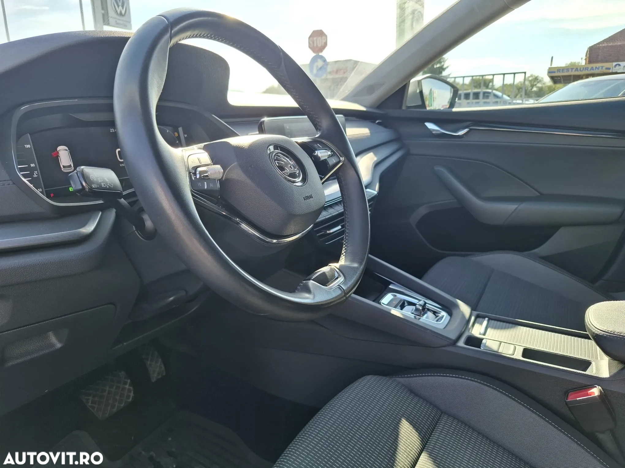 Skoda Octavia Combi 2.0 TDI DSG Style - 10