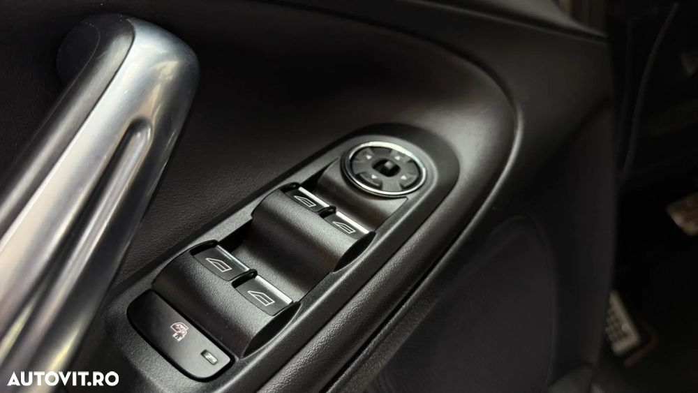 Ford S-Max 2.0 EcoBoost Powershift Titanium - 28