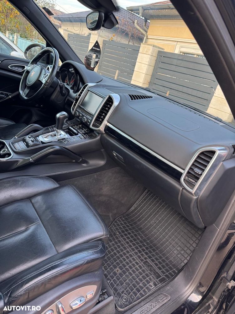 Porsche Cayenne - 19