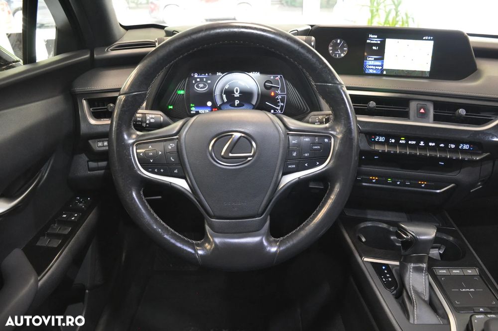 Lexus UX 250h FWD Executive - 16
