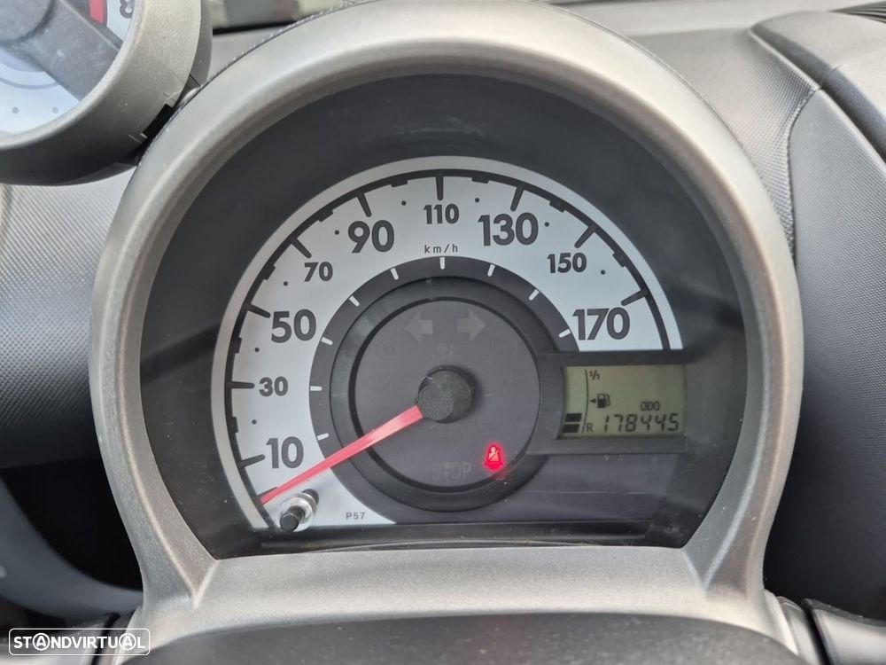 Peugeot 107 1.0 Urban - 22