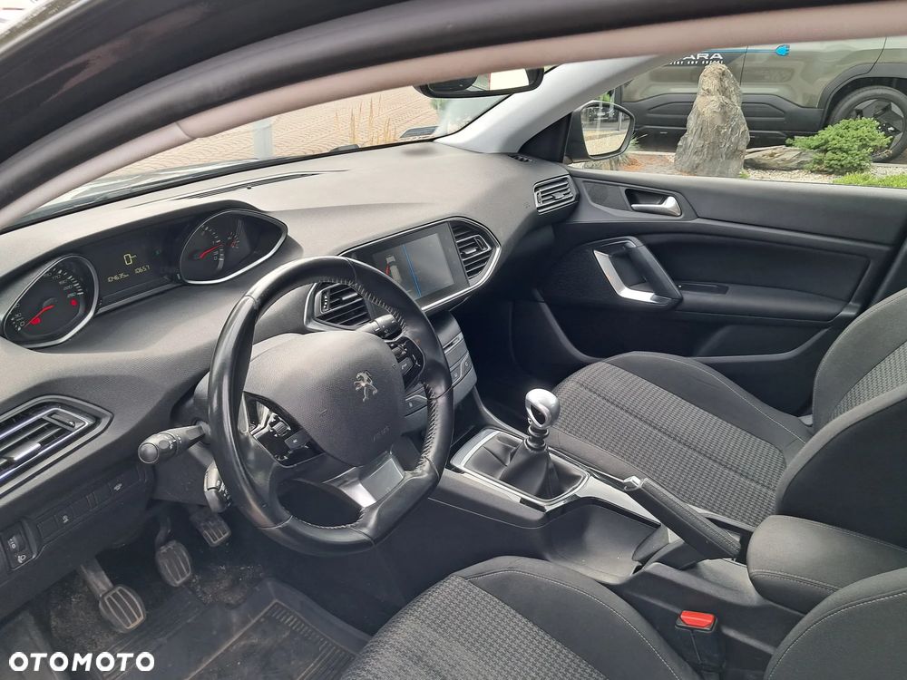 Peugeot 308 1.5 BlueHDi Allure S&S - 8