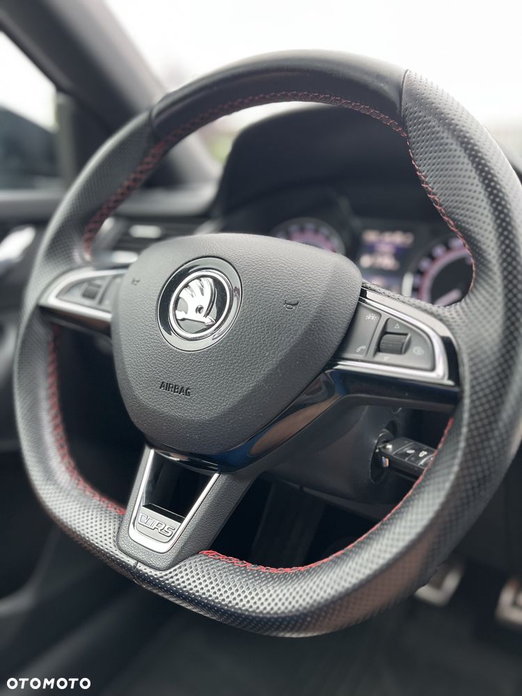 Skoda Octavia 2.0 TDI RS Challenge DSG - 19