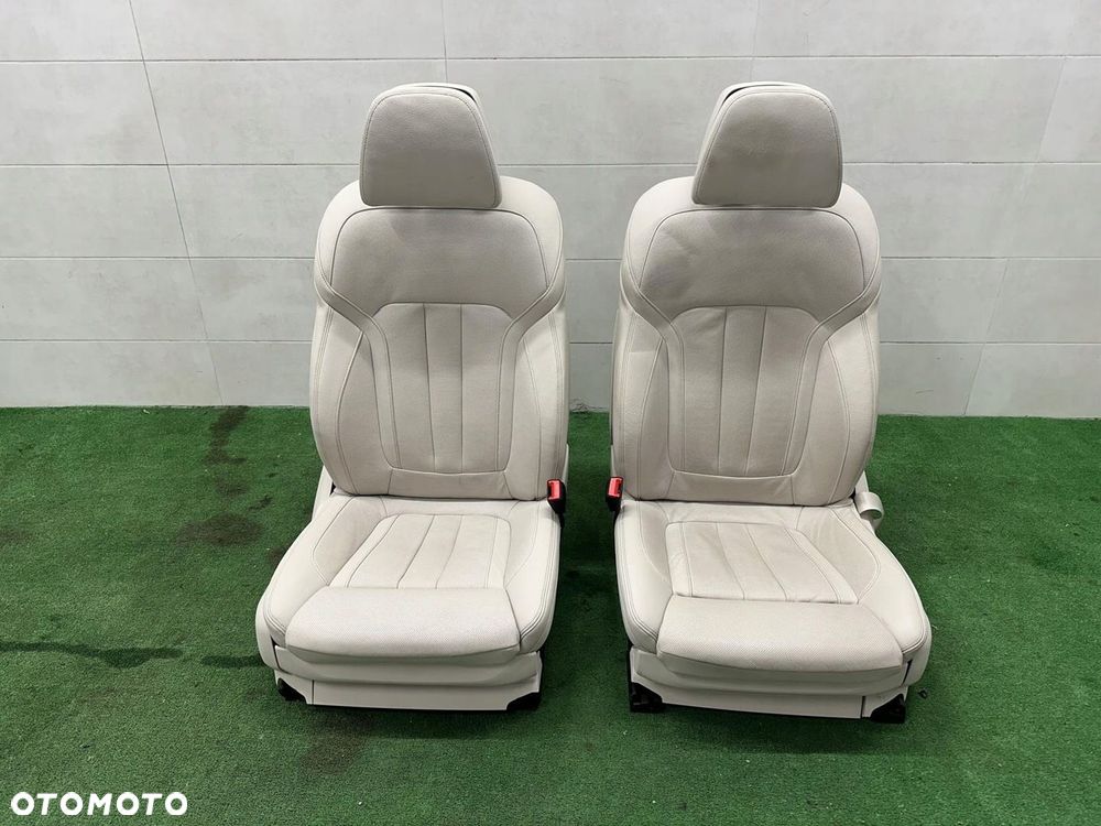 BMW 5 G30 ŚRODEK TAPICERKA FOTELE TUNEL KANAPA BOCZKI SKÓRA HARMAN KARDON - 2