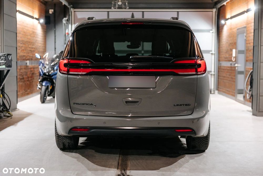 Chrysler Pacifica - 27