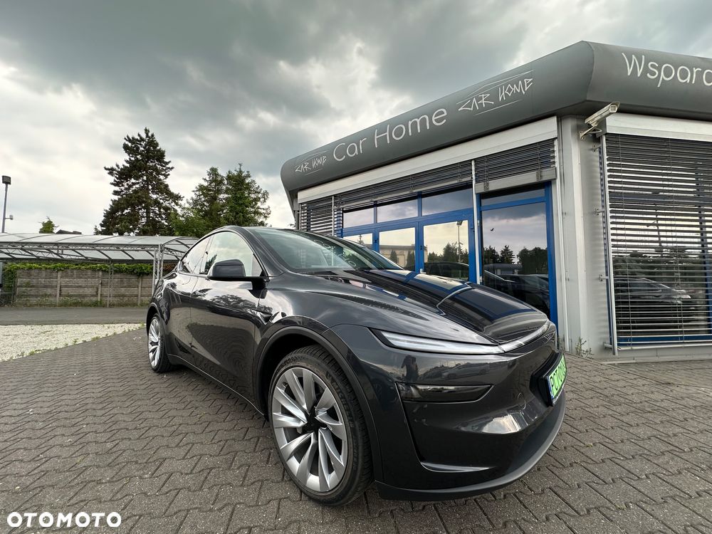 Tesla Model Y - 5