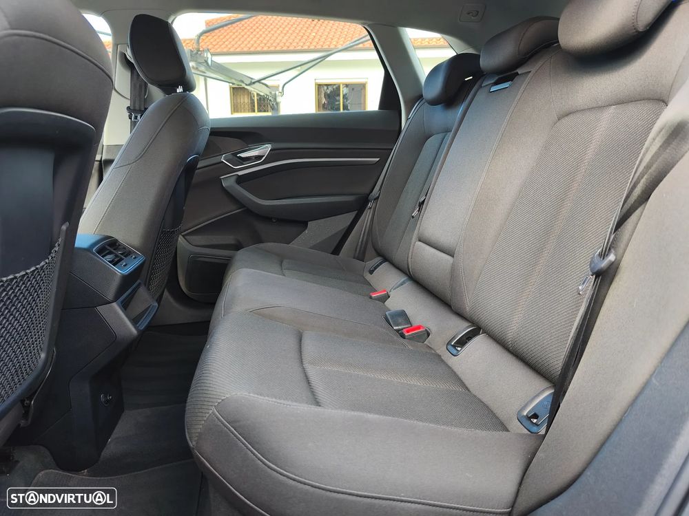 Audi e-tron 55 quattro S line - 12