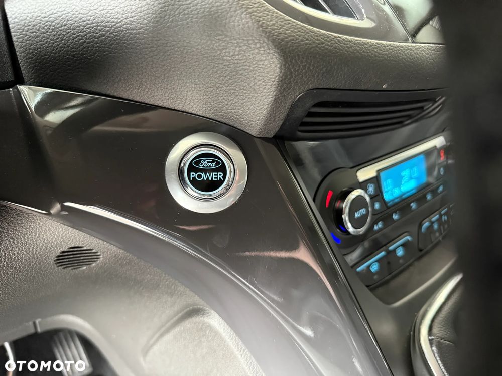 Ford Kuga 2.0 TDCi 2x4 Titanium - 33