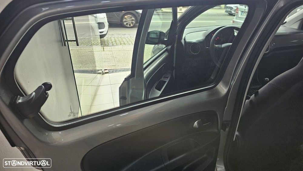 VW Up! 1.0 Move - 15