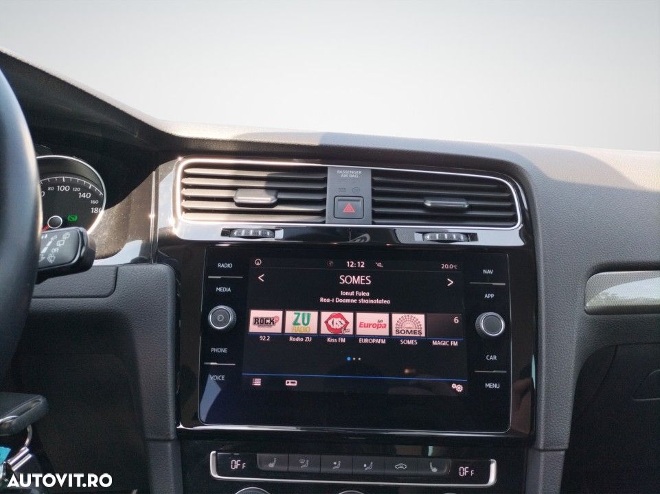 Volkswagen Golf - 16