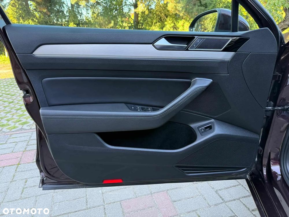 Volkswagen Passat - 10