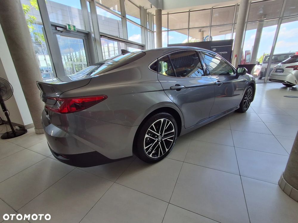 Toyota Camry 2.5 Hybrid Dynamic Force Executive e-CVT - 8