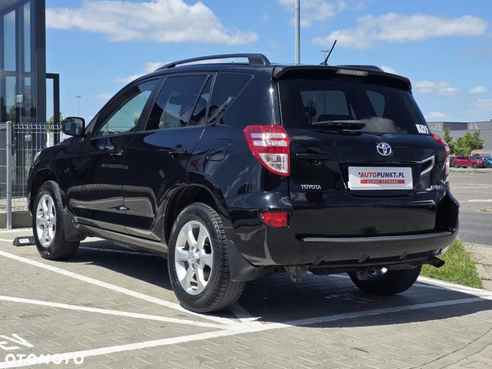 Toyota RAV4 - 6