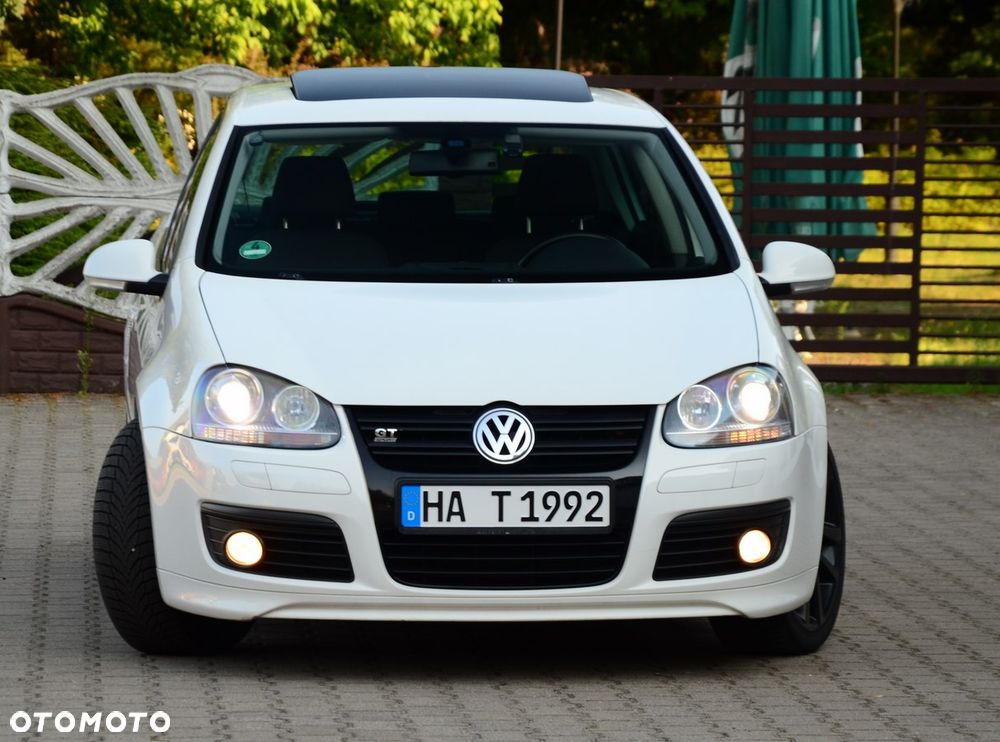 Volkswagen Golf - 5