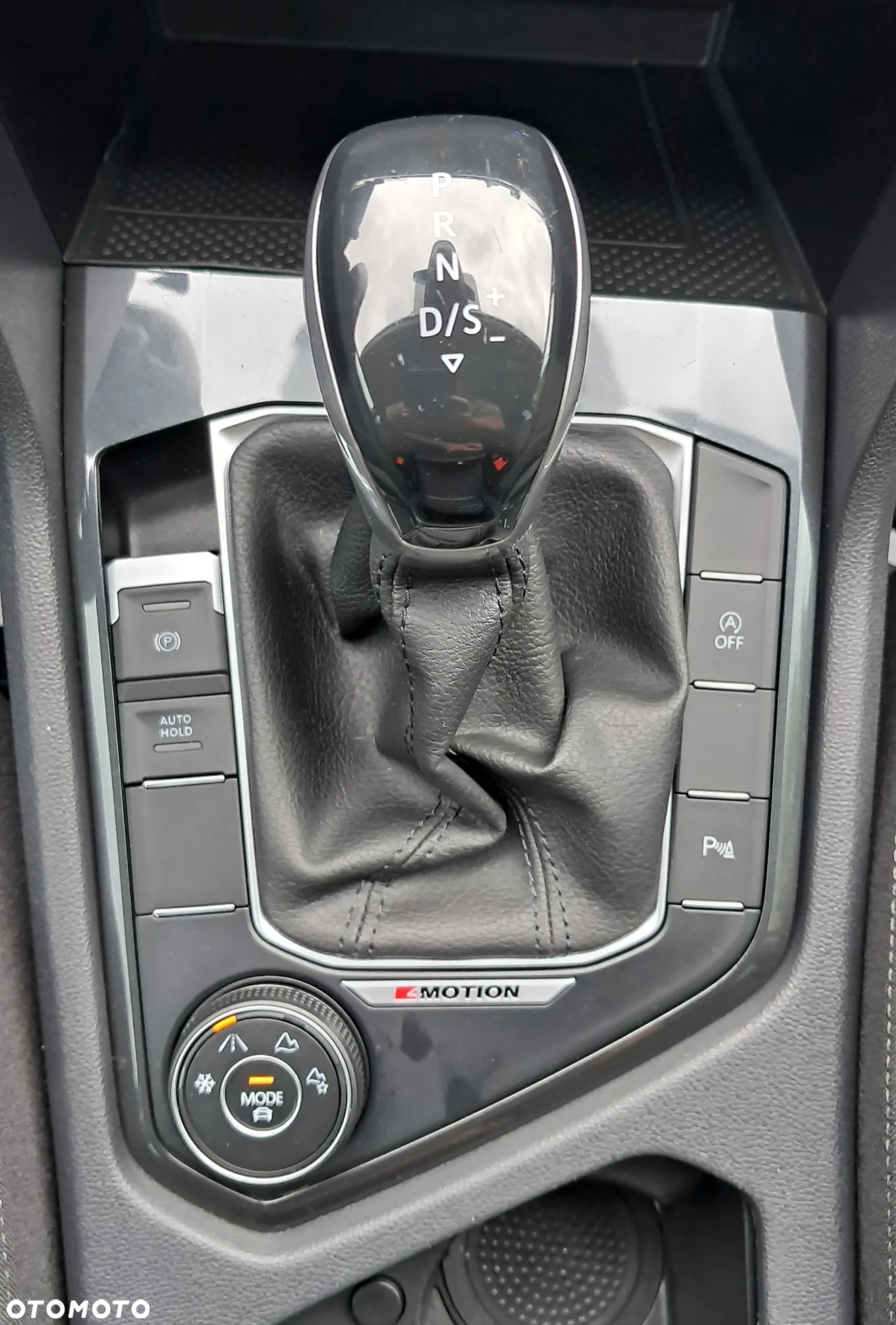Volkswagen Tiguan 2.0 TDI SCR 4MOTION DSG Elegance - 22