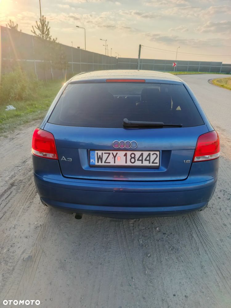 Audi A3 1.6 Ambiente - 3