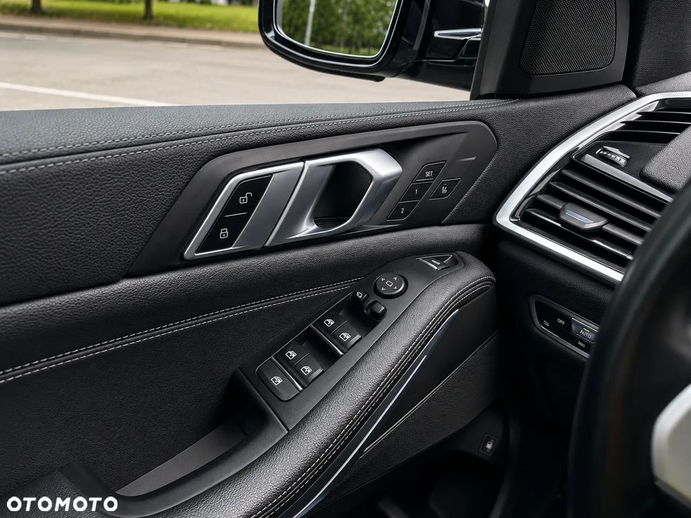 BMW X5 xDrive45e - 14