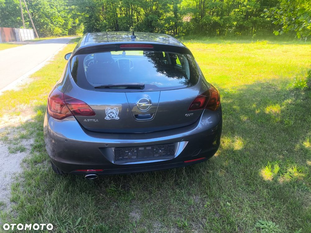 Opel Astra 2.0 CDTI DPF Cosmo - 2