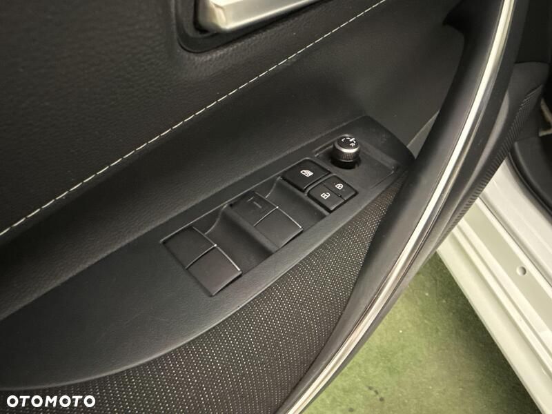 Toyota Corolla 1.8 Hybrid Comfort - 12