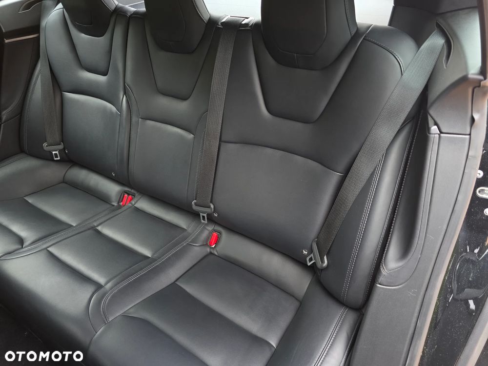Tesla Model S - 15