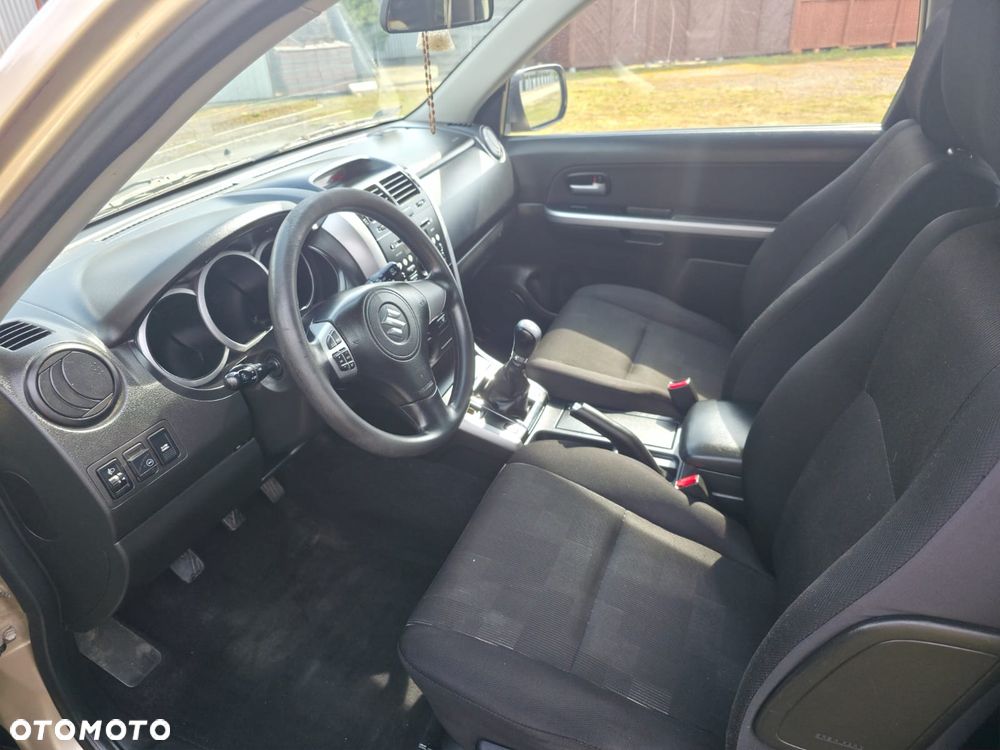 Suzuki Vitara - 12