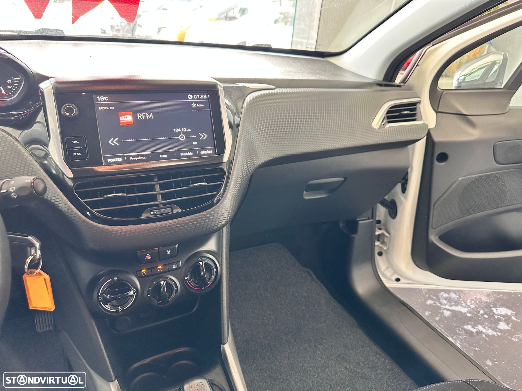 Peugeot 2008 1.2 PureTech Style - 18