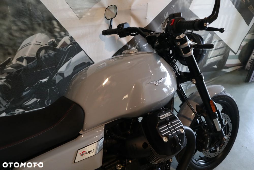 Moto Guzzi V7 - 21